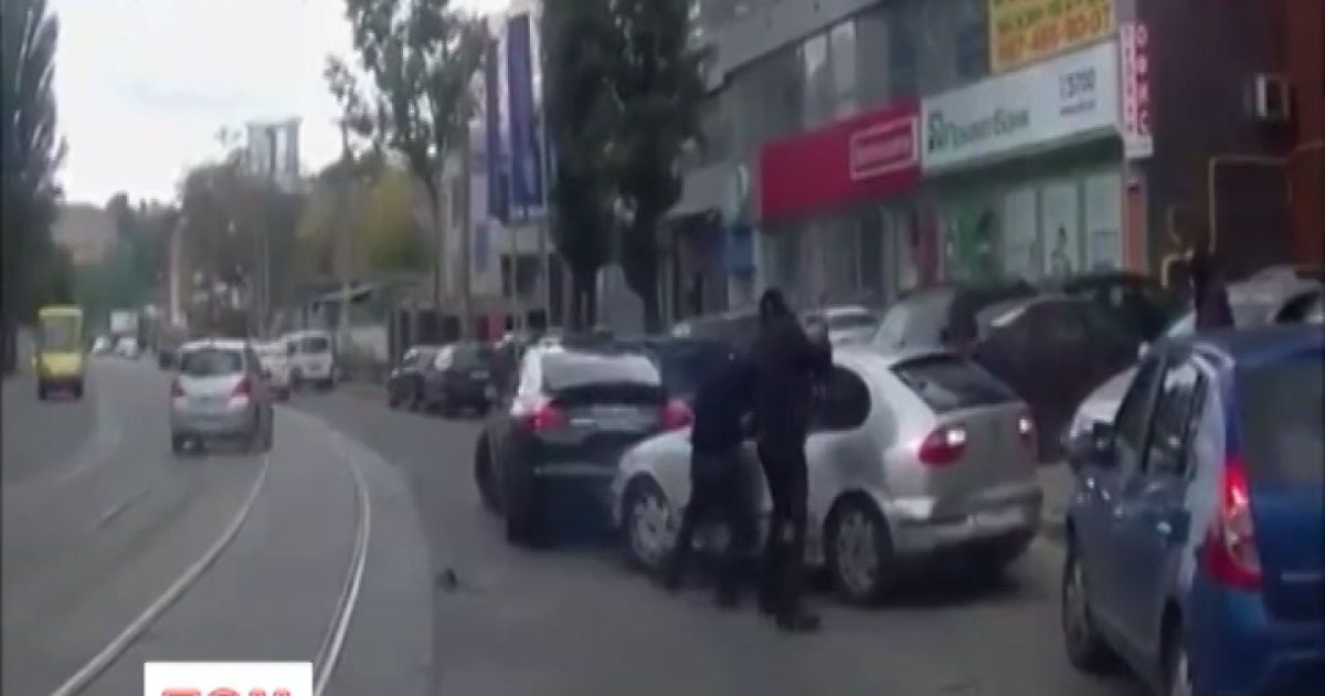 На новому відео чітко видно, хто стріляв на Подолі