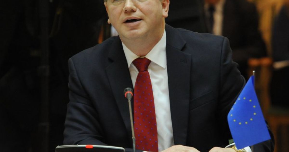 Штефан Фюле повідомив, що Рада ЄС затвердила фінансову допомогу Україні в розмірі 1,61 млрд євро