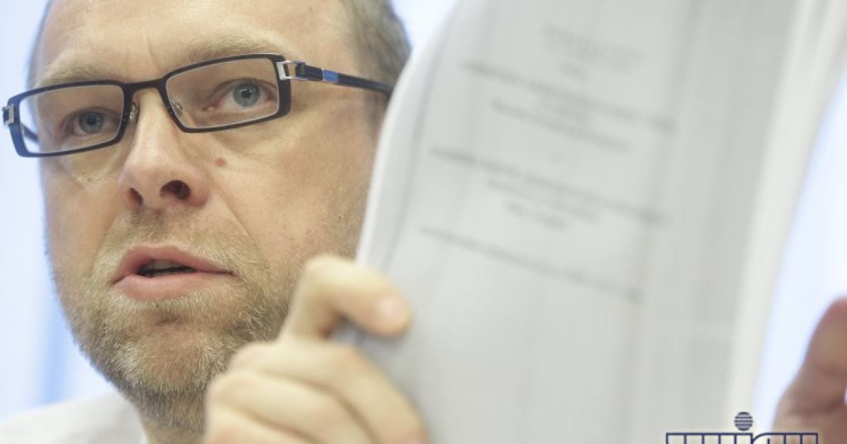 Сергій Власенко заявив, що його "пресують" через Тимошенко