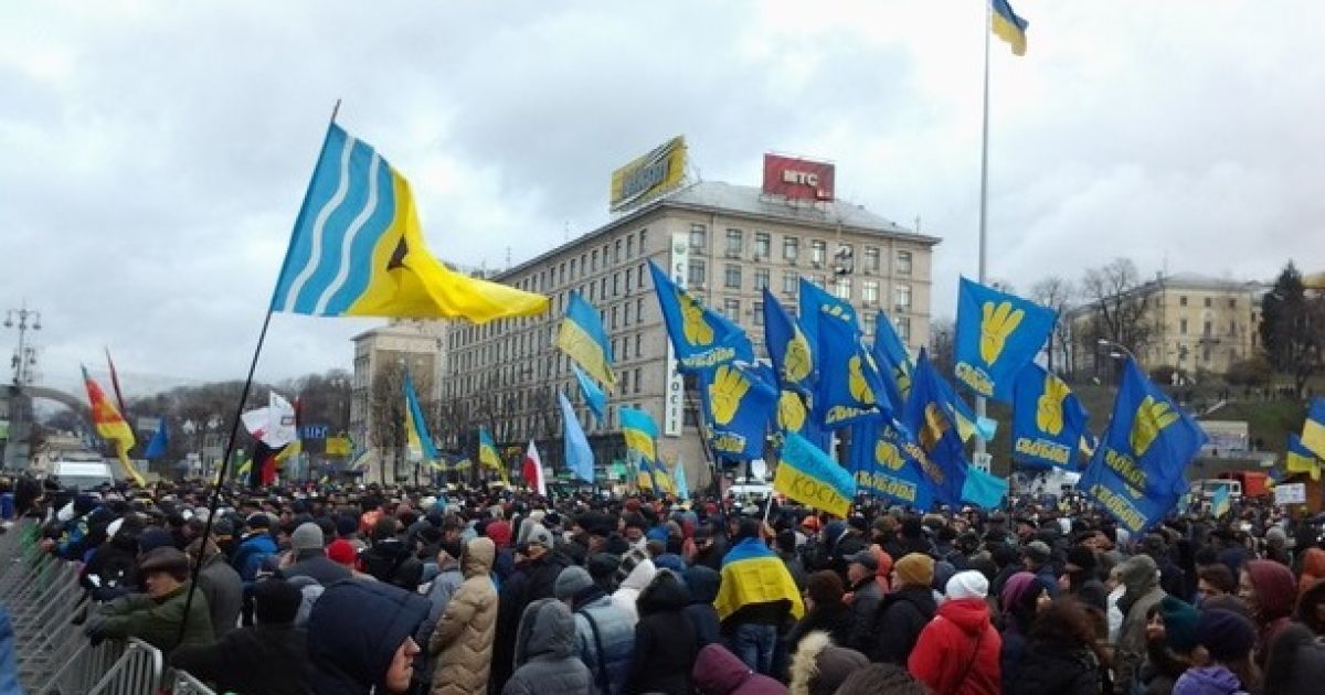 Євромайдан рушив до Кабміну