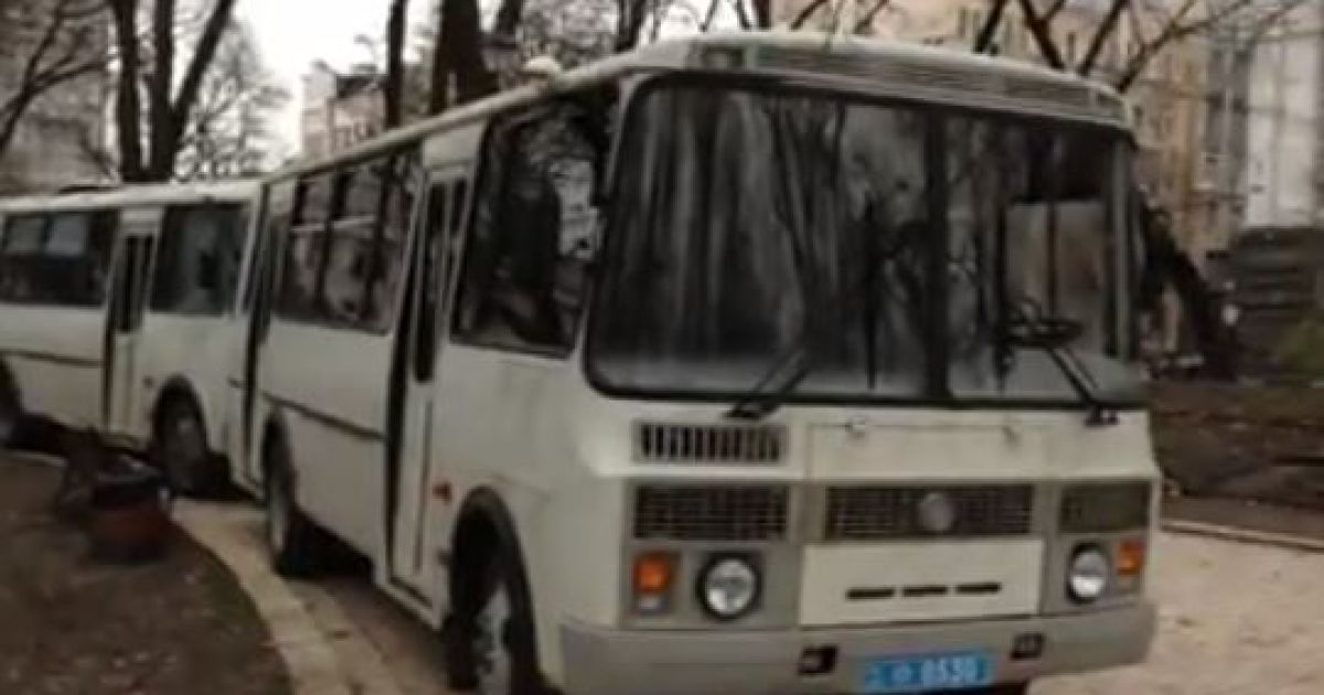 Автобуси з "Беркутом" нібито виїхали до Києва