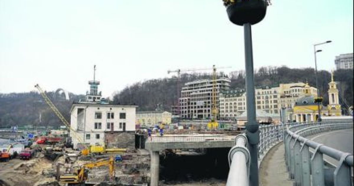 У травні планують закінчити будівництво підземного торгового центру