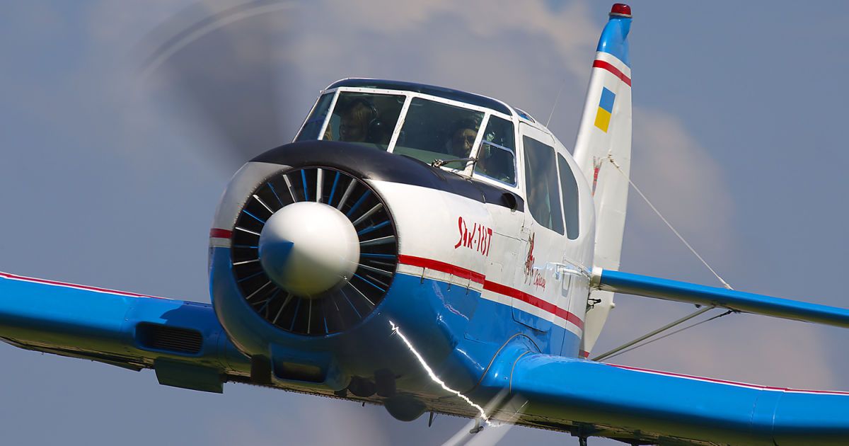 В США на житловий квартал впав літак, загинув 9-річний хлопчик