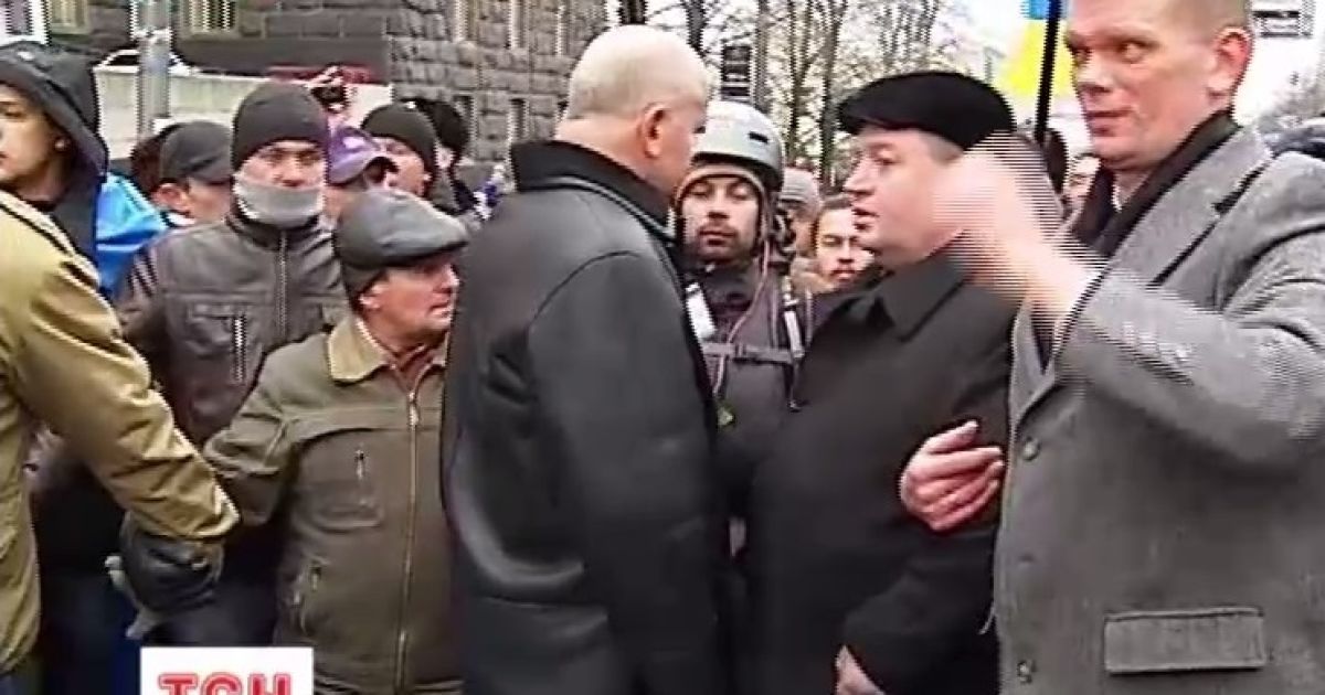 До мітингувальників приєдналися народні депутати