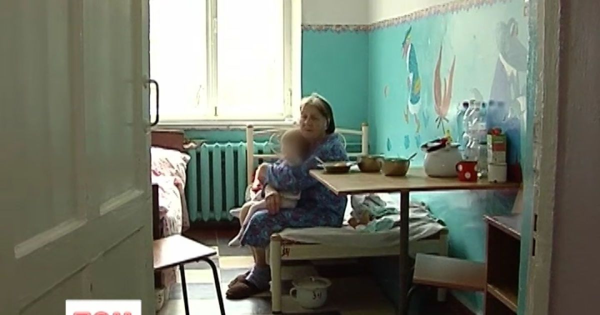 Дівчинка у лікарні у важкому стані