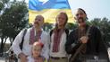Украинцы больше всего доверяют волонтерам