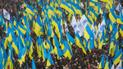 Митинги разделят линией.