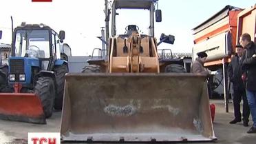 ТСН узнала, откуда взялся и куда делся трактор с Банковой