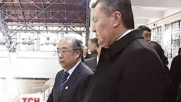 Янукович продолжает находиться в Китае с государственным визитом