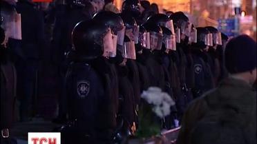 Пряме включення подій на Майдані Незалежності, які відбуваються після штурму
