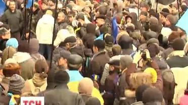 Протестующие заблокировали работу Кабмина