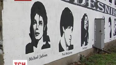 На Луганщине уличный художник нарисовал целую портретную галерею