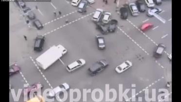 Лихач повредил пять машин