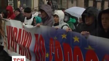 Митингующие перекрыли улицу Грушевского
