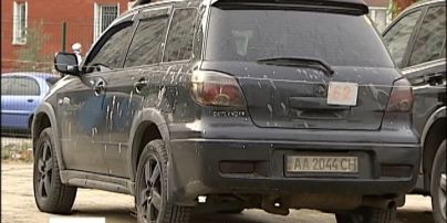 У столиці знову обливають кислотою автомобілі