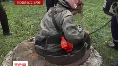 Львівська міськрада виплатить 100 тисяч гривень батькам дворічного Дмитрика, який загинув у каналізаційному колекторі