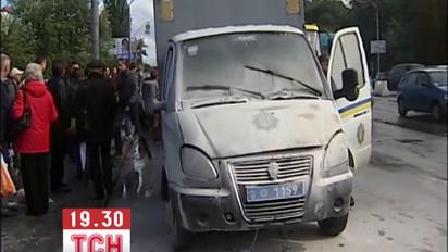 Через пожежу в автозаку в’язнів пересадили до звичайної маршрутки