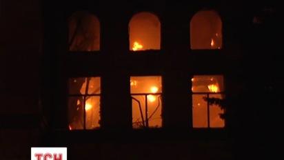 Слідчі досі шукають справжню причину пожежі аграрного університету