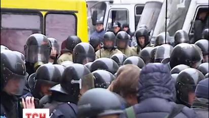 До столиці стягують додаткові сили