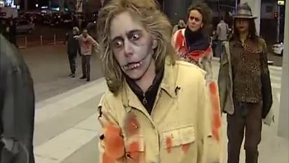 На Хелловін у київському ТРЦ показали найбільший в Україні гарбуз