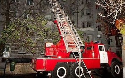 У Вінниці з палаючого будинку пожежники евакуювали 32 людини