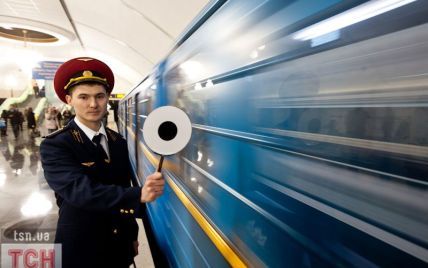 В Киеве самоубийца остановил движение на "синей" ветке метрополитена