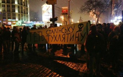 Євромайдан триває попри атаку "Беркута": Руслана заспівала гімн України