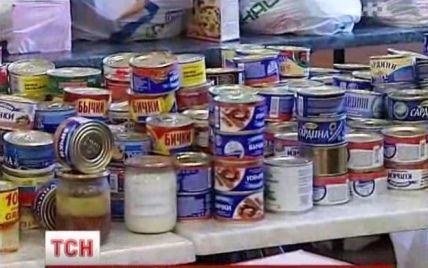 На Майдані є величезні запаси їжі, одягу і медикаментів, а шкарпетки і ковдри - в дефіциті