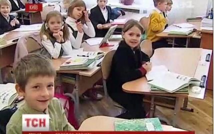 У київській школі пахне ладаном, а дітей змушують молитися