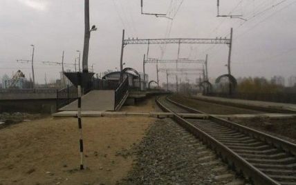 У Києві потяг на смерть збив 19-річного хлопця