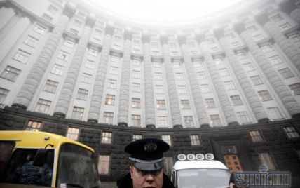 Активісти Євромайдану рушили до будівлі Кабміну