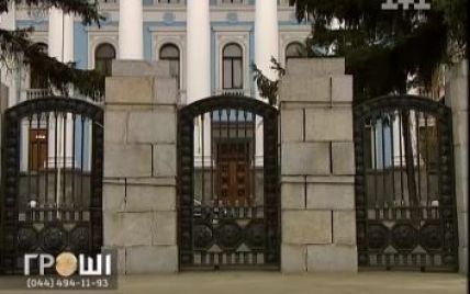 Українські адмірали отримують VIP-житло на всіх родичів, поки військові туляться у гуртожитках