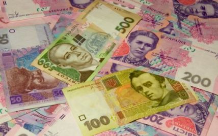 В Україні через скуповування доларів почався дефіцит гривні на ринку