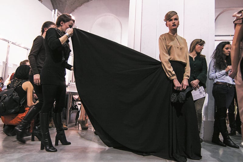 Жігіттің жұлқынып жатқан видеосы