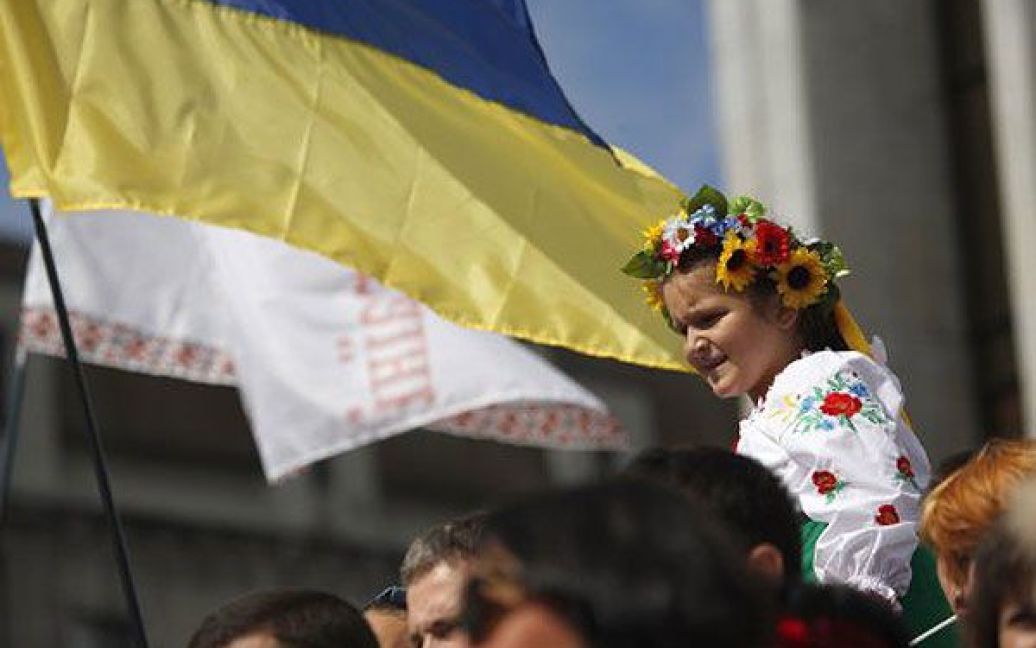 На Європейській площі в Києві з нагоди 20-річчя Незалежності України відбувся парад вишиванок. / © УНІАН
