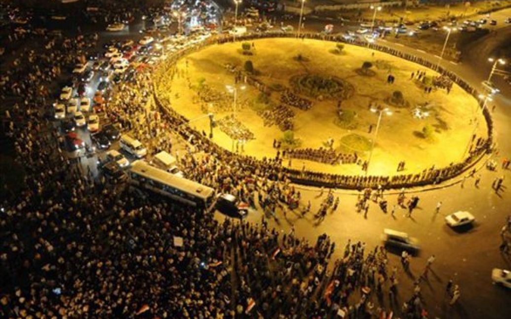 Єгипет, Каїр. Тисячі людей зібралися на площі Тархір для демонстрації на користь "цивільного стану" після візиту генералів, що керують країною, до Каїра. / © AFP
