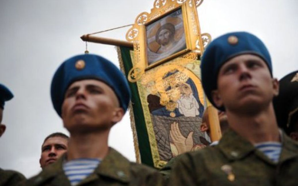 Росія, Москва. Православна служба на Красній площі на честь Дня десантника. / © AFP