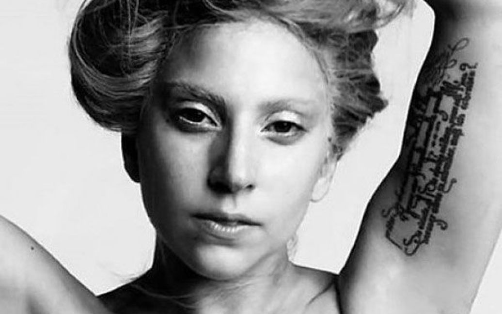 Співачка Lady Gaga знялась для модного журналу Harper&#039;s Bazaar без макіяжу. / © 