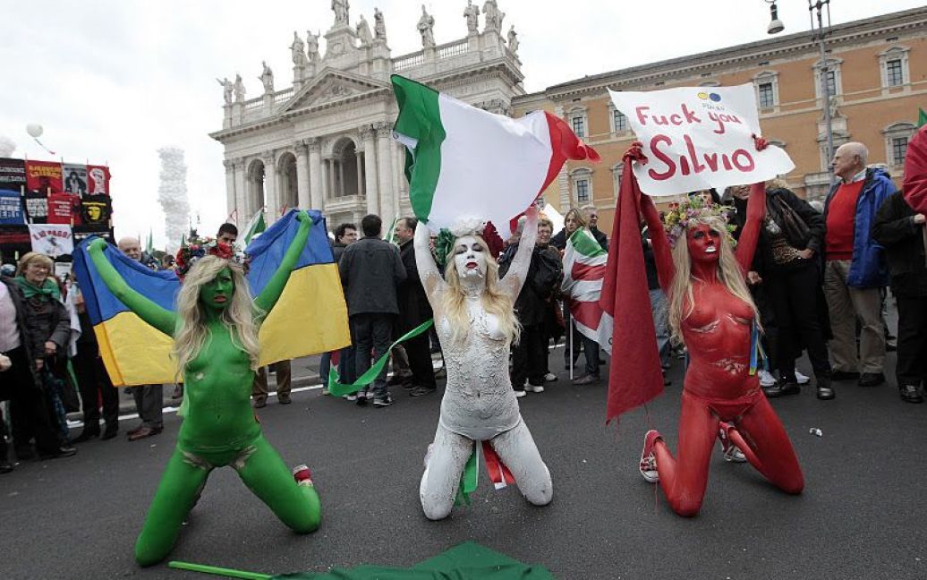 Активістки руху FEMEN провели в Римі акцію протесту "В ім&#039;я італійського народу" проти прем&#039;єра Італії Сільвіо Берлусконі. / © Жіночий рух FEMEN