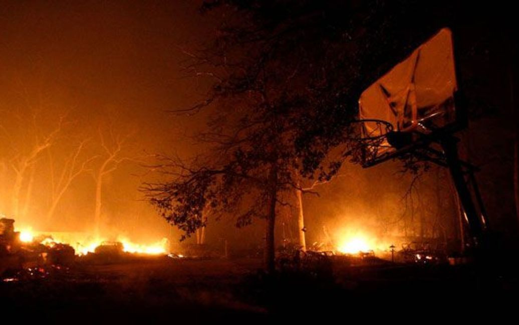 Небувала посуха стала причиною найсильніших за всю історію Техасу природних пожеж: горять ліси, поля, знищені сотні будинків. / © gazeta.ua