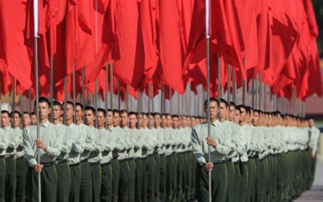 На честь святкування 62-ої річниці утворення КНР в Китаї оголосили "золотий тиждень" вихідних. / © AFP