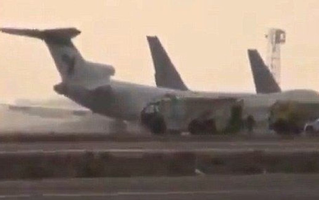Кадри з відеозапису посадки літака в Тегерані / © 