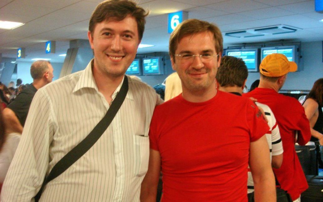 Шанувальник випадково зустрів Пономарьова у аеропорті і сфотографувався на пам&#039;ять / © Facebook