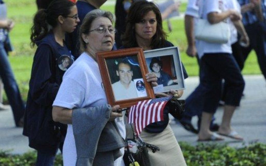 У США пройшли меморіальні церемонії, присвячені 10-й річниці терактів 9/11 у Нью-Йорку, Вашингтоні та Пенсільванії. / © AFP