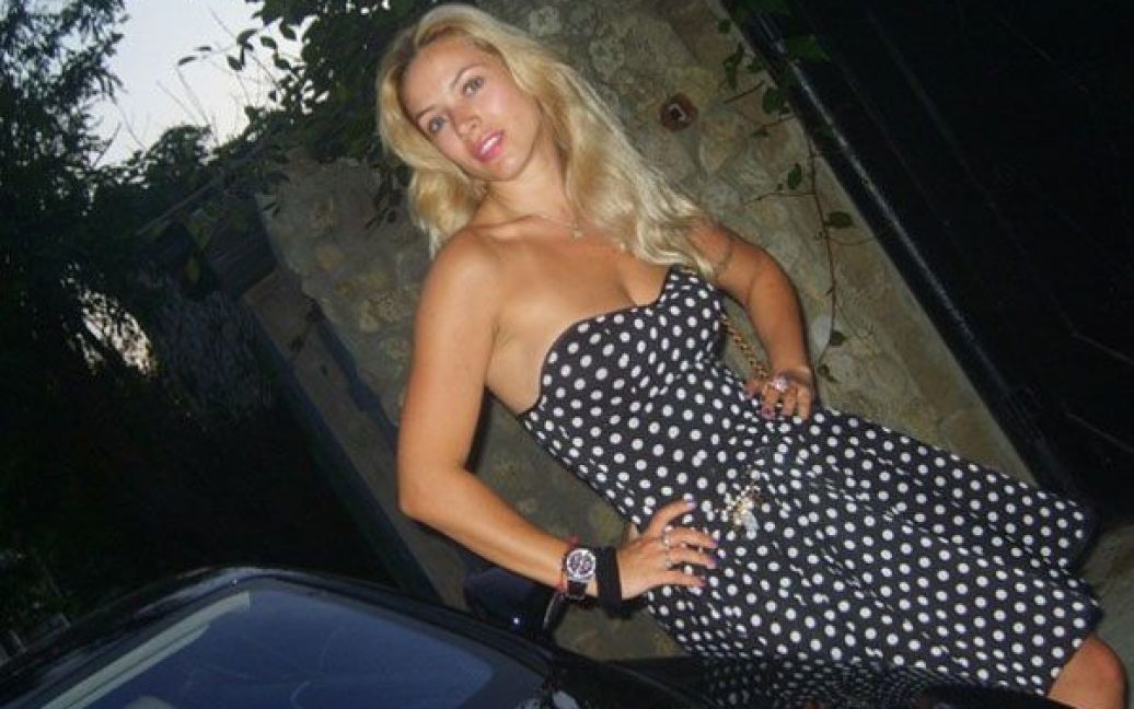 Блондинка, яка влаштувала ДТП в Монако, виявилася українською співачкою РІ / © ВКонтакте