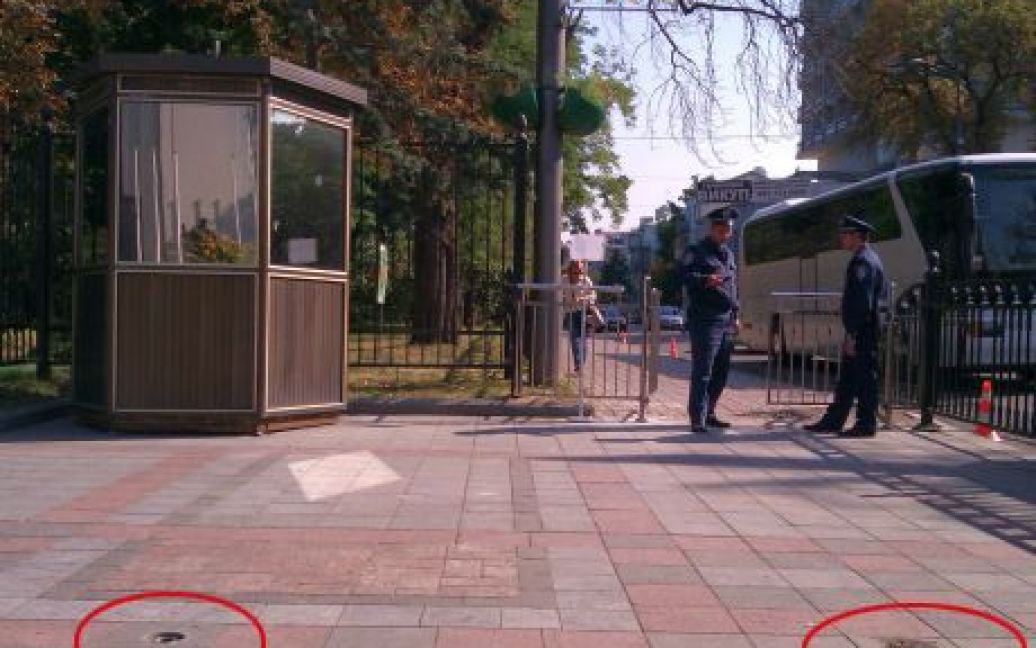 Після бійки між воїнами-афганцями та "Беркутом" під стінами Верховної ради під парламентом ліквідували місце для акцій протесту. / © Українська правда