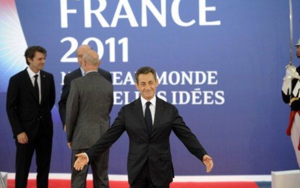 Президент Франції Ніколя Саркозі вітає гостей саміту "великої двадцятки" / © AFP