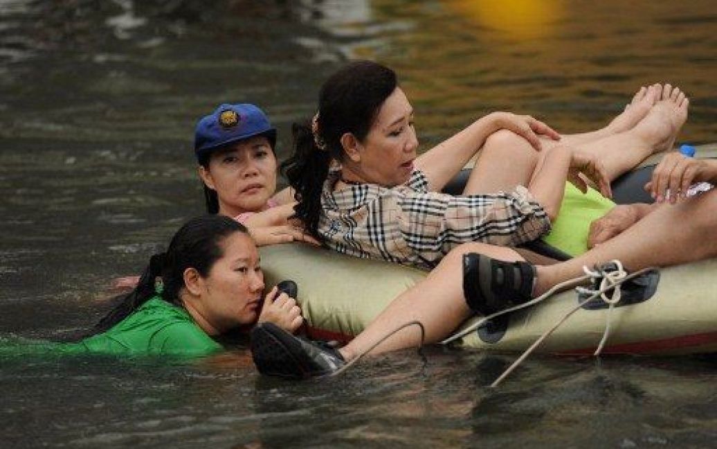 В результаті найсильнішої за 50 років повені у Таїланді постраждали близько трьох мільйонів людей. / © AFP