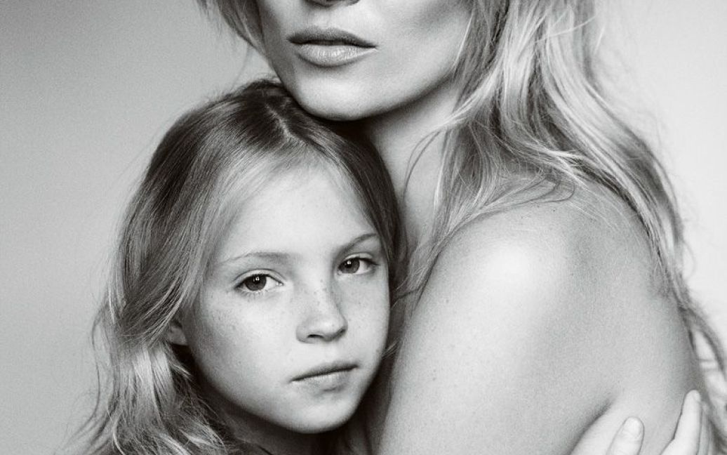Родзинкою фотосесії є зворушливий чорно-білий знімок Кейт з дочкою Лілою Грейс / © Vogue