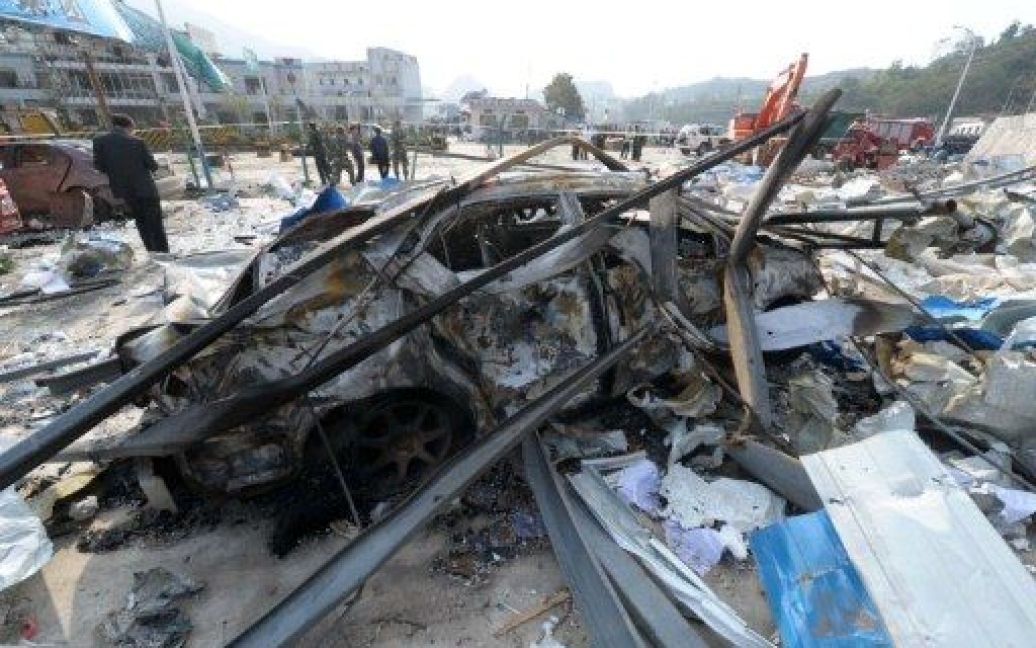 В результаті потужного вибуху, який стався на АЗС у Китаї, щонайменше чотири людини загинули, понад 100 отримали поранення. / © AFP